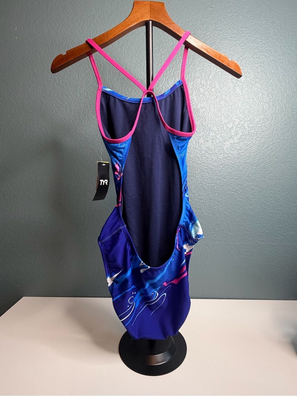 TYR Durafast Elite® TrinityFit Swimsuit
Women’s Size 32 (Medium) • NWT - Picture 4 of 8